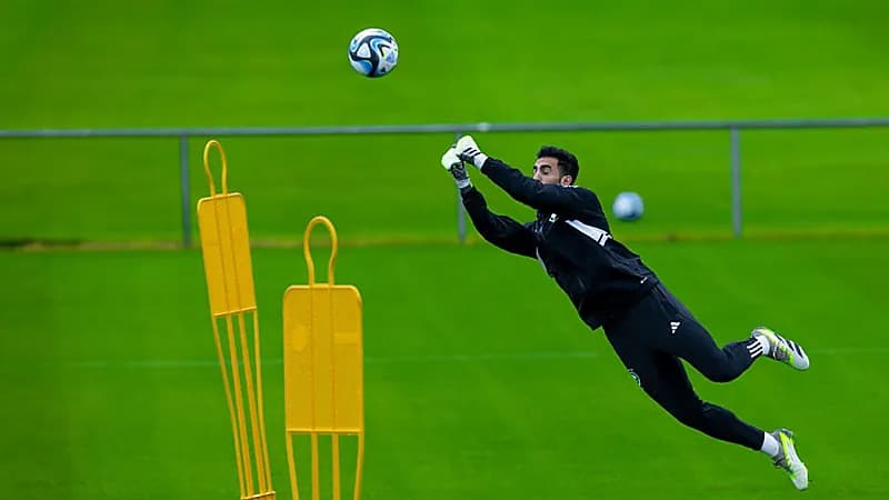 الإصابة تبعد العقيدي عن معسكر المنتخب بالبرتغال