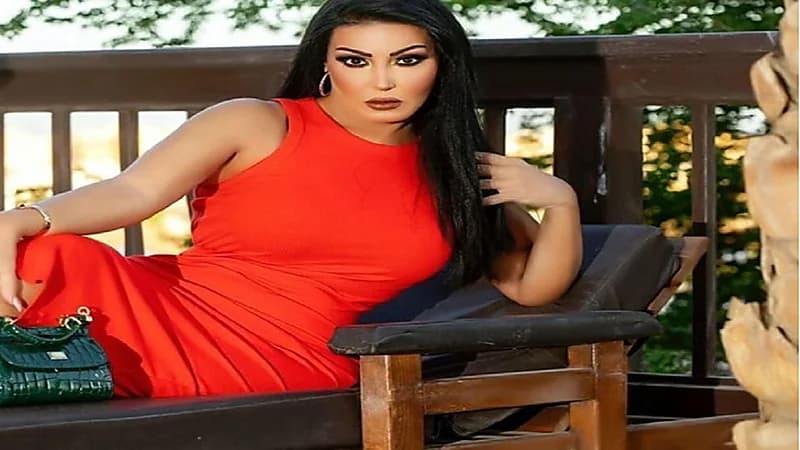 سمية الخشاب تتضامن مع لاعب مانشستر يونايتد ضد شاب مصري