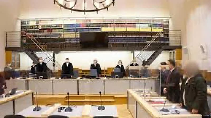 محاكمة جندي أمريكي سابق بتهمة قتل مراهقة طعنًا