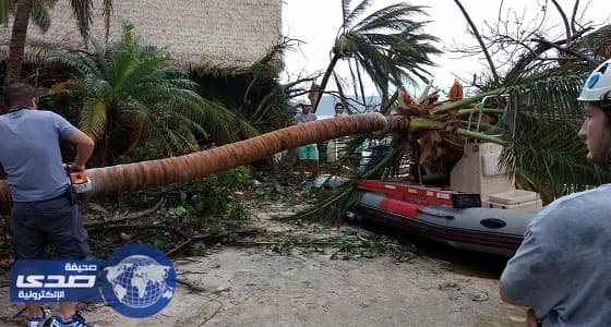 بالصور.. إعصار " إرما " يدمر جزيرة ملياردير