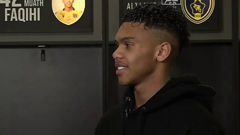 معاذ فقيهي : مسألة العودة لنادي ⁧‫الهلال‬⁩ هو قرار إدارة النادي .. فيديو