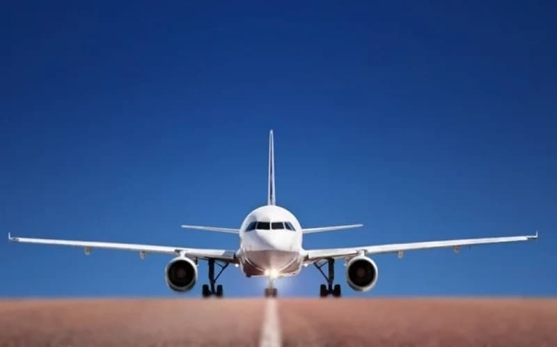 كابتن طائرة يطلب نزول 20 راكب لسبب غريب