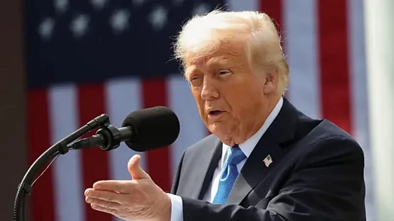 ترامب يطرد صحفيًا من البيت الأبيض بسبب الطائرة القطرية .. فيديو