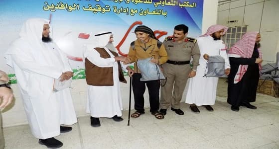 بالصور.. توزيع 95 كسوة شتاء على الوافدين بسجون الباحة