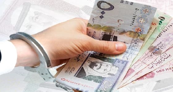 مواطنان ينتحلان صفة رجلي أمن ويسرقان عامل هندي