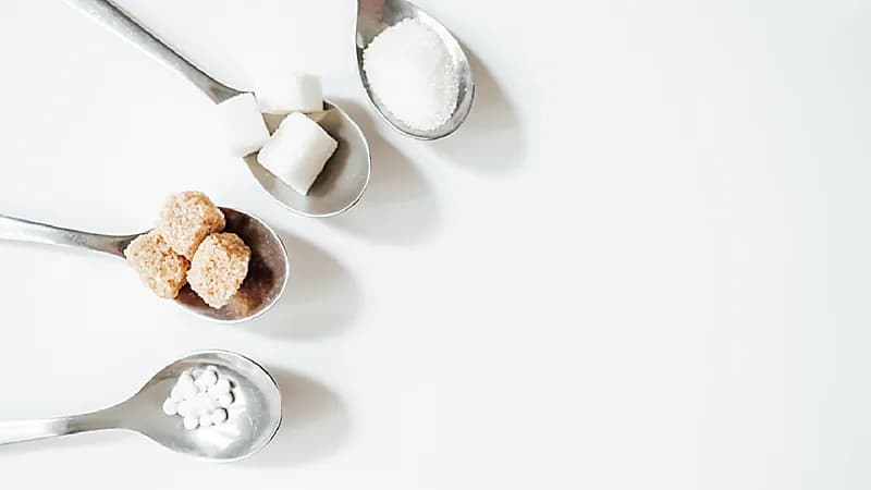 أفضل 5 محليات طبيعية يمكن استخدامها كبدائل للسكر الأبيض