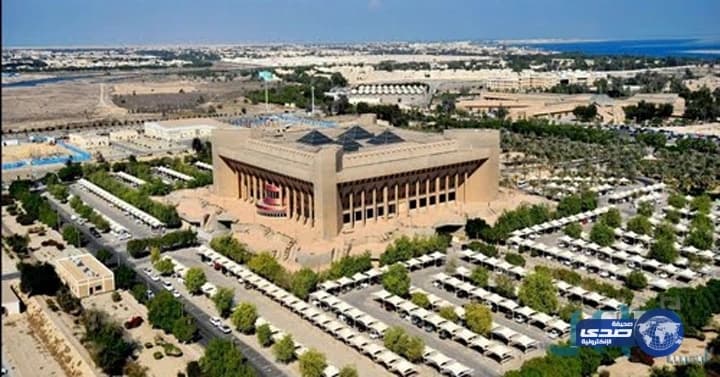 بالفيديو.. ممرضة تدرب مرابطًا فقد ساقيه على المشي بأطراف صناعية