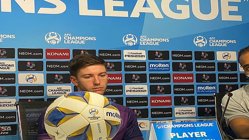  "فييتو" يكشف عن سبب عدم استكماله مباراة الهلال وأجمك وطبيعة إصابته 