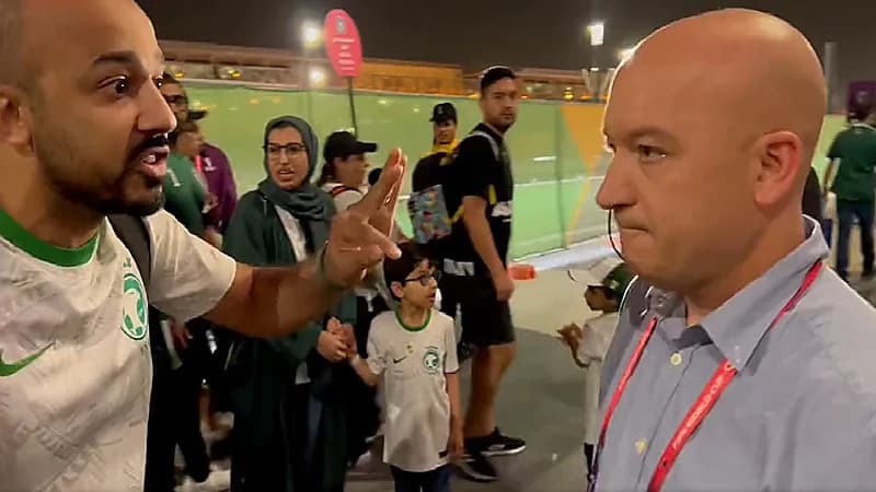 بالفيديو .. مشجع سعودي يرفض الحديث مع مراسل إسرائيلي