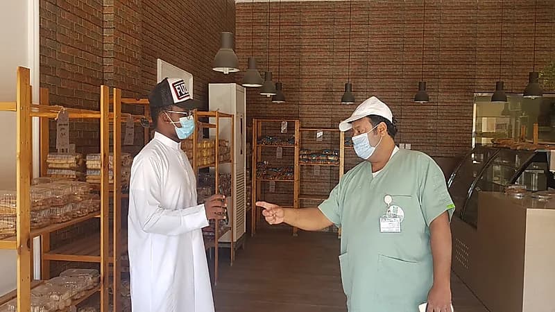 بلدية الخفجي تنفذ أكثر من 2000 زيارة على المنشآت الغذائية والمولات 