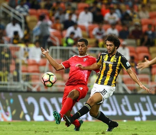 محلل يشيد بأداء التحكيم في لقاء الاتحاد والوحدة