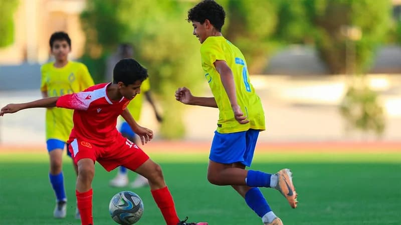 نجل رونالدو يسجل بقميص النصر ويحتفل على طريقة والده .. فيديو