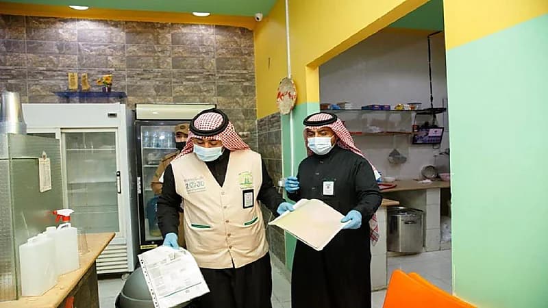 أمانة الجوف تضبط 30 مخالفة للإجراءات الاحترازية من فيروس كورونا