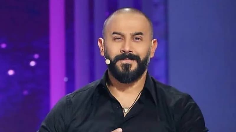 قصي خولي يقيس نسبة جماله