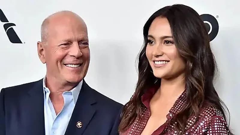 زوجة بروس ويليس تعلق على انتقادات نقله إلى دار للرعاية