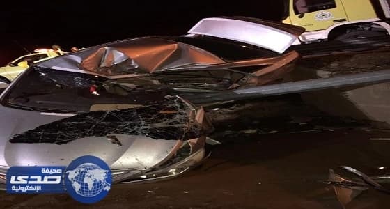 بالصور.. المدني يباشر حادث مأساوي تسبب في وفاة شاب بطريق «محايل- رجال ألمع»