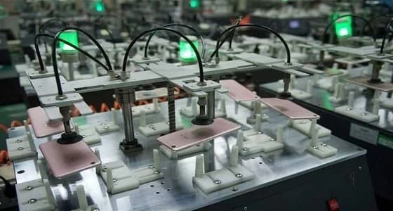 انتحار عامل في مصنع لإنتاج الآيفون بالقفز من طابق مرتفع