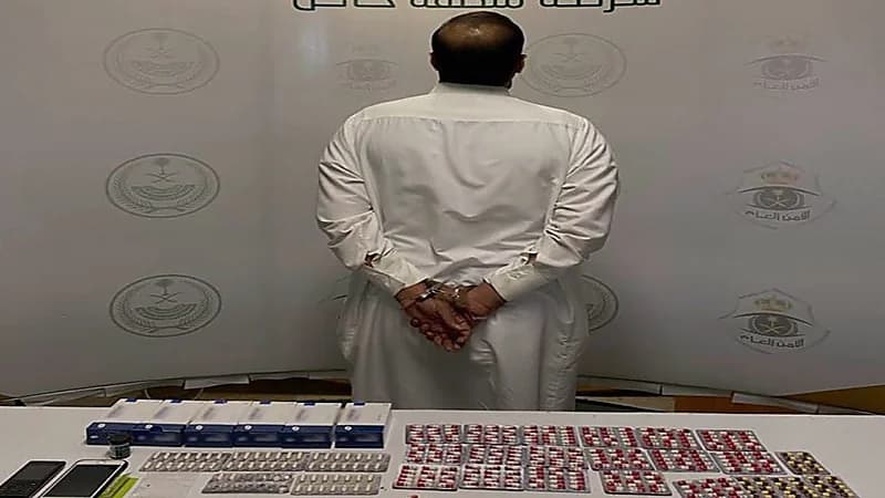 الإطاحة بمواطن لترويجه أقراصًا خاضعة لتنظيم التداول الطبي بحائل