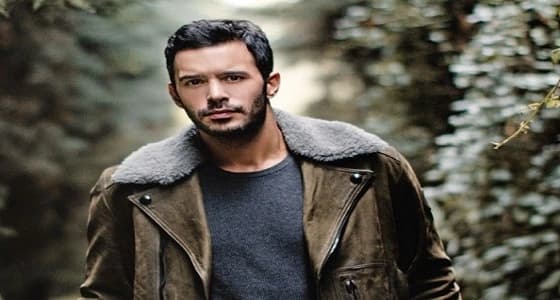 معجبات يقتحمن منزل بطل مسلسل " حب للإيجار "