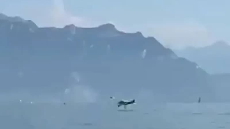 لحظة هبوط طائرة اضطراريًا في بحيرة بدون خسائر بشرية.. فيديو