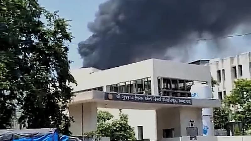 تحطم طائرة تقل 242 شخصاً بعد لحظات من الإقلاع! .. فيديو