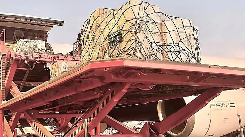 مغادرة الطائرة السعودية الـ 22 لإغاثة الشعب الفلسطيني في غزة