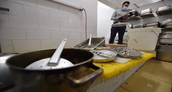 بالصور.. ضبط 2282 كيلوجرام أغذية مجهولة المصدر في مكة