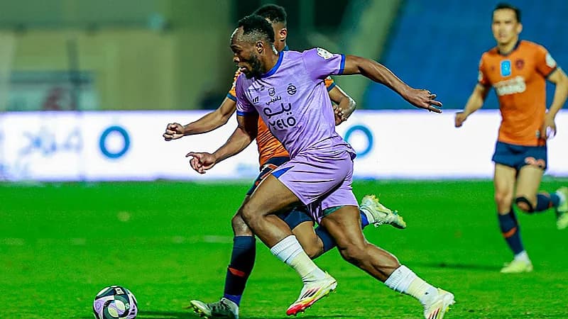 الخلود يهزم الفيحاء بثنائية نظيفة