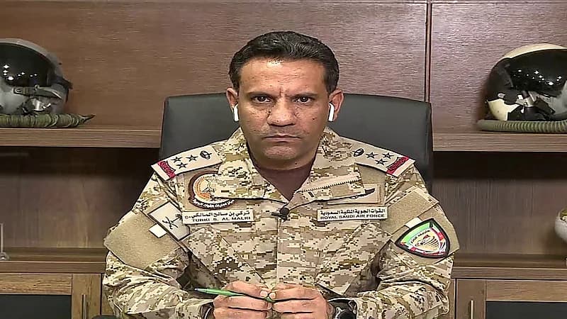 التحالف يطالب اليمنيين بعدم استخدام الطرق المؤدية إلى مدينة "حرض"