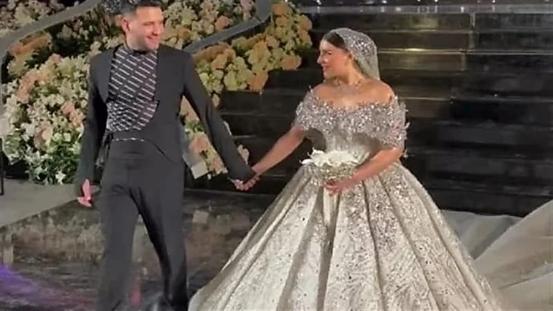 مطرب المهرجانات مسلم يحتفل بزفافه بإطلالة خارج التوقعات .. فيديو