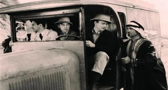 بائع إبل يصبح أول ممثل سعودي في هوليوود