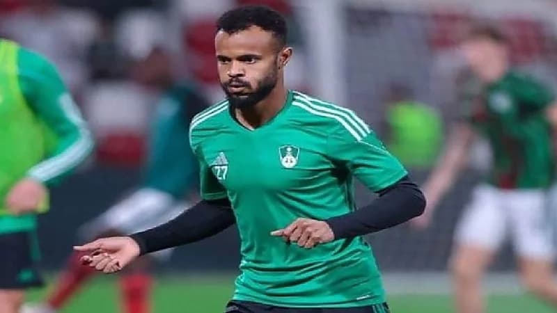 فحوصات طبية لمدافع الأهلي قبل لقاء الهلال