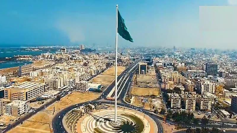 جيف بيزوس: فخورون بتواجد أمازون في المملكة تماشيًا مع رؤية 2030 .. فيديو