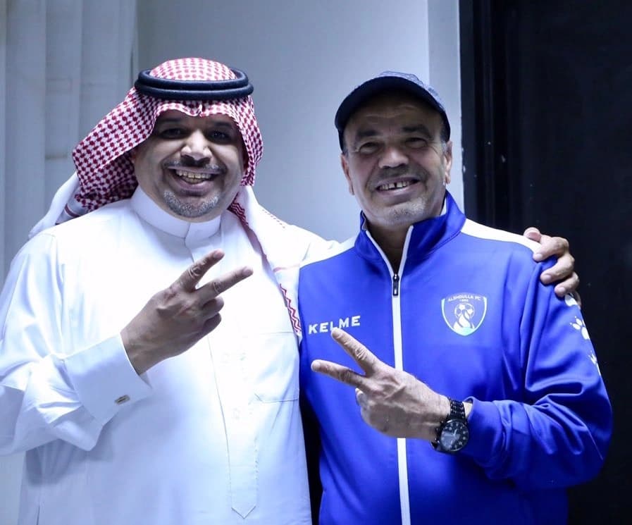 بالفيديو.. عادل إمام يشعل المنافسة بين الشعلة والكوكب