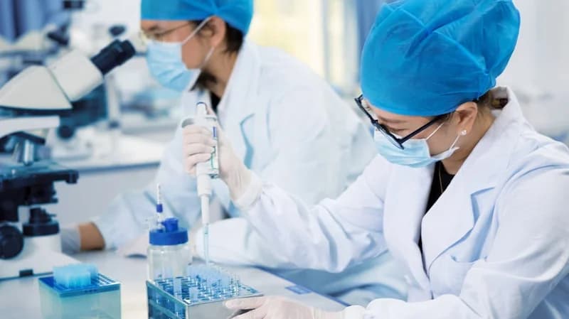 علماء صينيون: فيروس كورونا طبيعي المنشأ وليس اصطناعيا