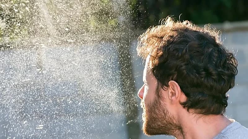 باحثون : نقطة واحدة كافية للإصابة بفيروس كورونا