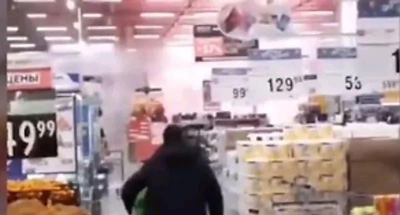 بالفيديو.. موظف ينتقم من مديره بـ"الألعاب النارية"