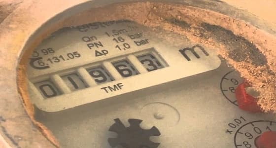 بالفيديو.. مواطن يكشف خللاً في عدادات المياه و " الشركة " تتفاعل