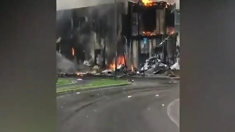 شاهد.. لحظة تحطم طائرة ملياردير شهير ومقتل أسرته