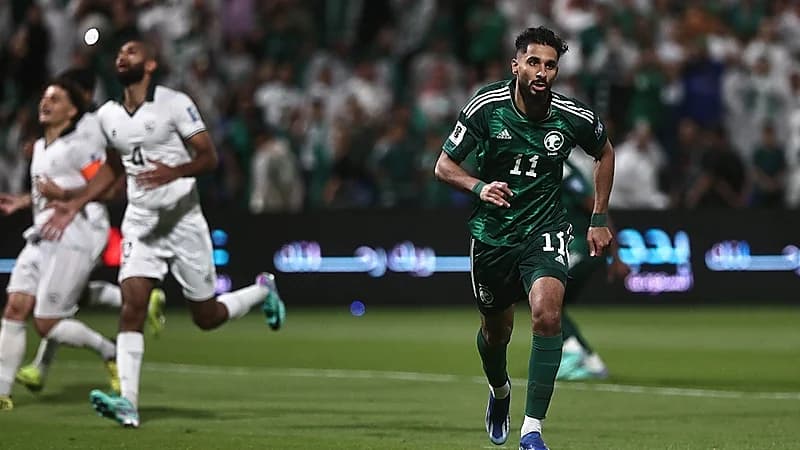 الأخضر يتخطى باكستان برباعية نظيفة .. فيديو