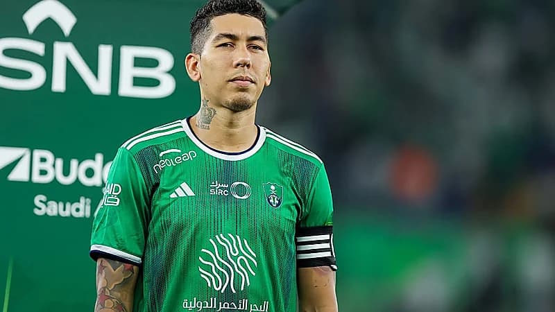 نجم الأهلي يصبح قسا لأحد الكنائس