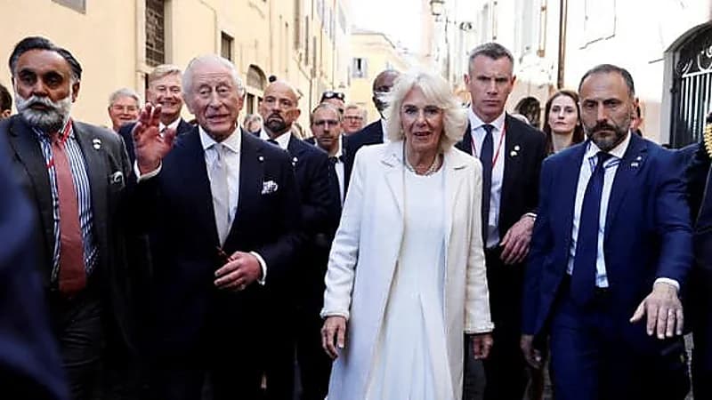 النكهة الإيطالية تزين احتفال ملكة بريطانيا بذكرى زواجها في روما .. صور