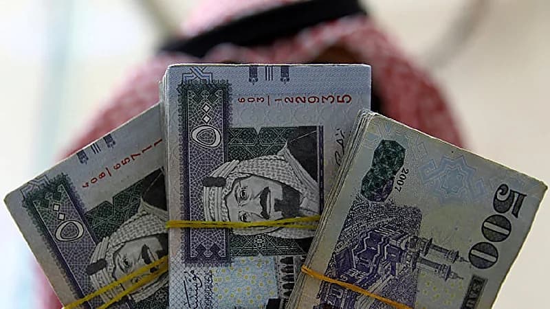"الغرف التجارية" تحذر من تزييف الحوثيين العملة السعودية