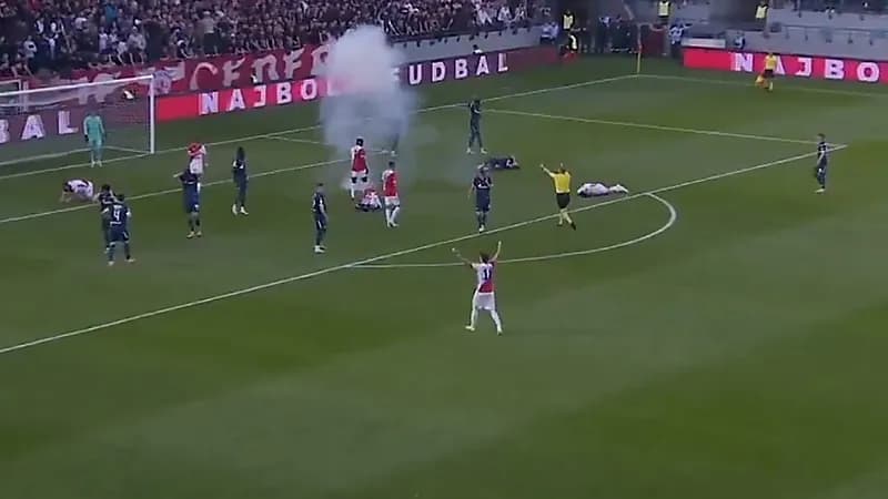 ذعر في نهائي كأس صربيا بعد إلقاء عبوة نارية داخل الملعب .. فيديو