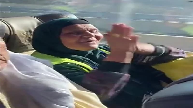 حاجة مصرية تعبر عن فرحتها بأداء فريضة الحج بأغنية مبهجة.. فيديو