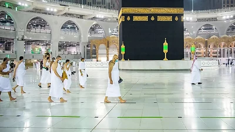 " الحج " تعاقب عدد من شركات العمرة بغرامة 50 ألف ريال