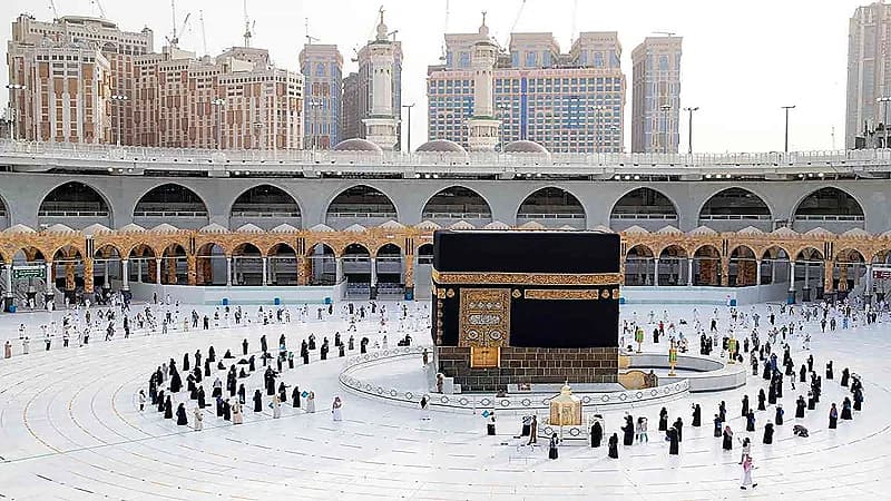 مناقشة انتقال قطاع العمرة لوزارة السياحة قريبًا