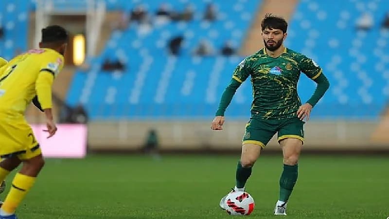 رئيس الشباب يمنح كل لاعب 20 ألف ريال بعد هزيمة الاتحاد