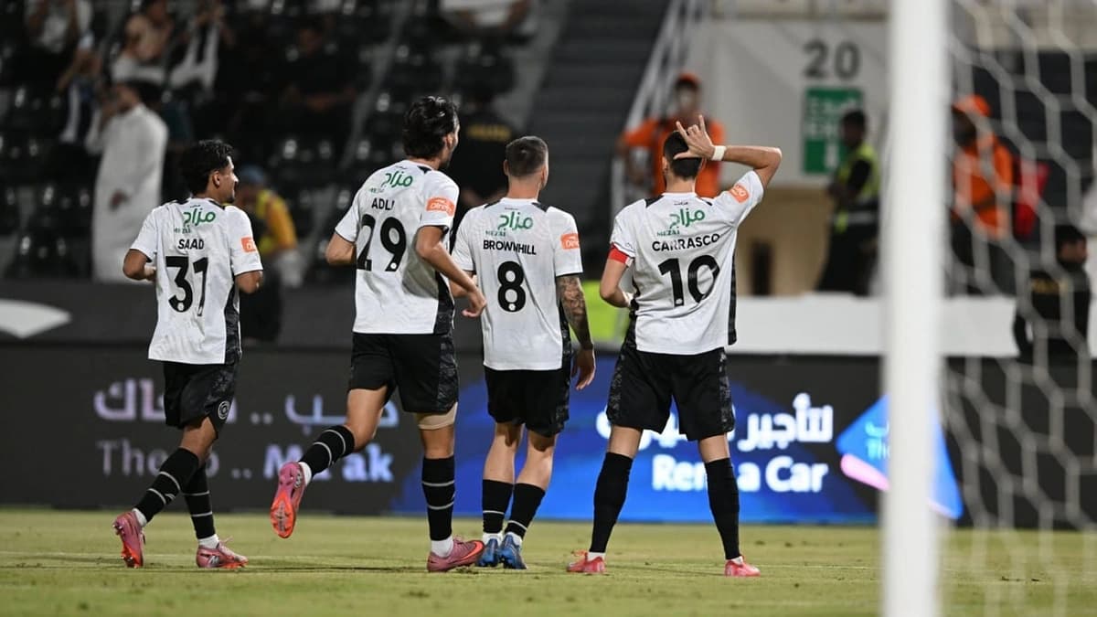 التعادل الإيجابي يحسم مواجهة الشباب وضمك