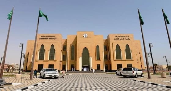 ضبط شاحنات مخالفة جنوب طريق " الدمام- الرياض "